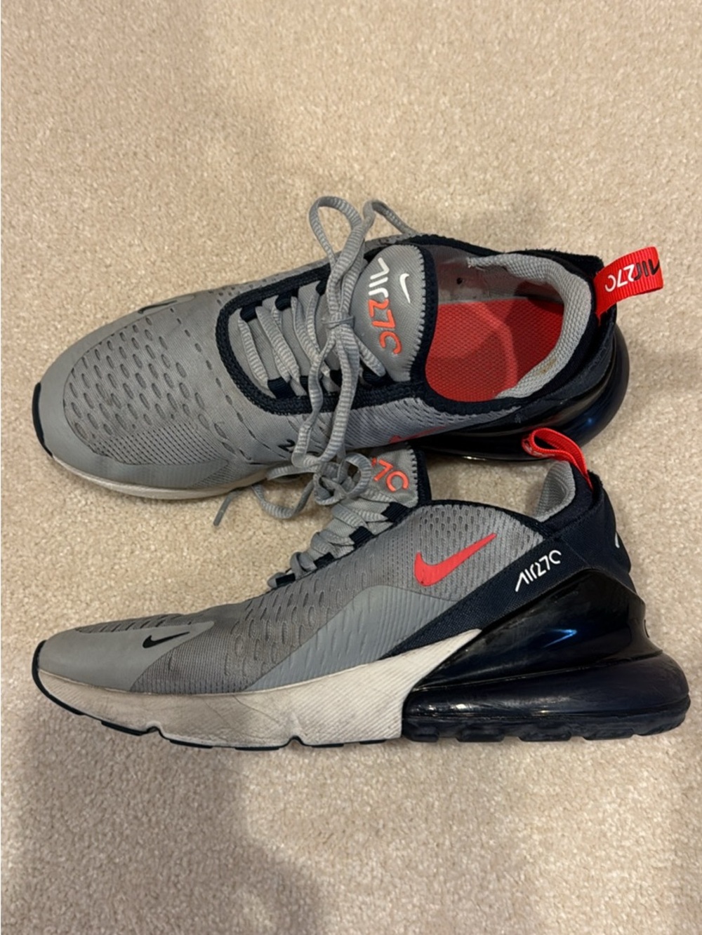 Nike Air Max 270 youth Grey & Red Running Shoes,size 6Y